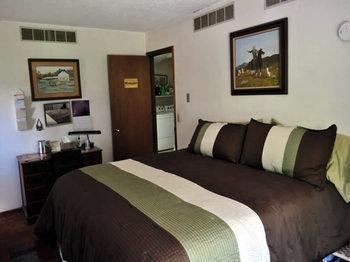 Lazy T Ranch Guest House Μανχάταν Εξωτερικό φωτογραφία