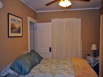 Lazy T Ranch Guest House Μανχάταν Εξωτερικό φωτογραφία